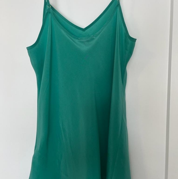 100 % J Crew silk cami, - Picture 2 of 7